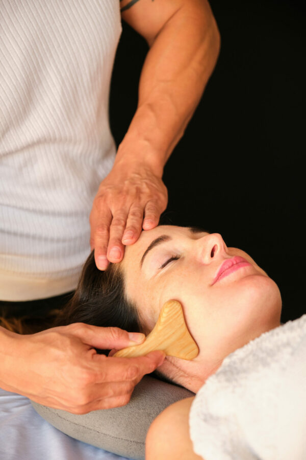 Curso de Maderoterapia Facial: Rejuvenece tu Rostro de Forma Natural